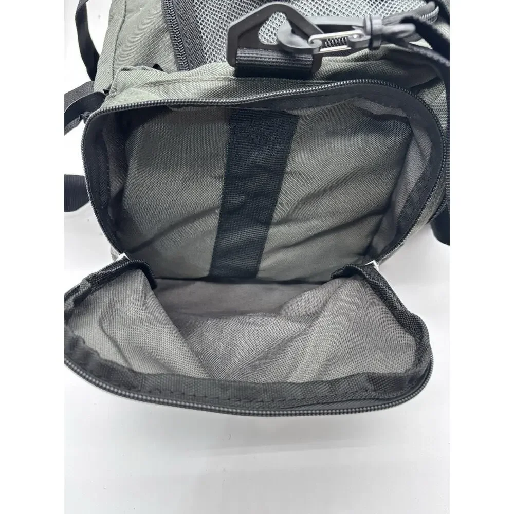 Bass Pro Shops Club Duffel Bag Fishing Tackle Gear Overnight Tote Green Black